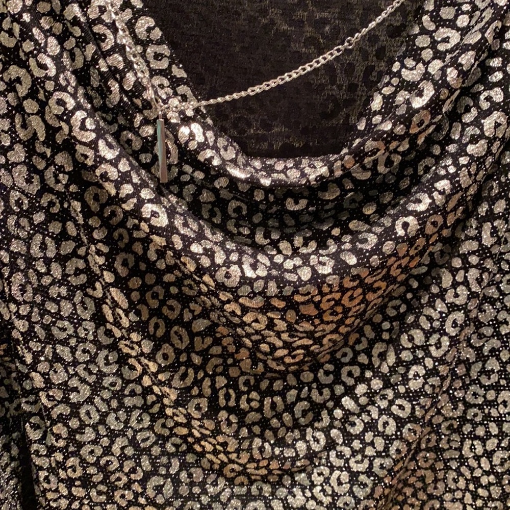 Black and silver dress. - Picture 2 of 8